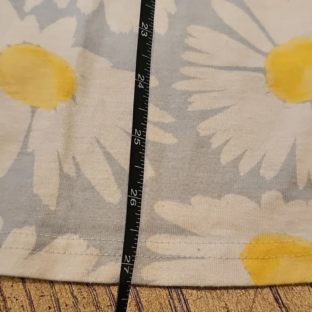 Sunflower Pjs Size 6/7 Carters